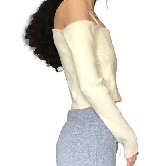 Middletone Cream Ribbed Knit Cut-out Shoulder Top - Picture 4 of 10